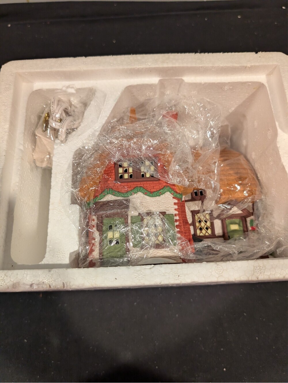 Dept 56 Dickens Village Cobb Cottage 58248 1994 Box Light Portobello Road